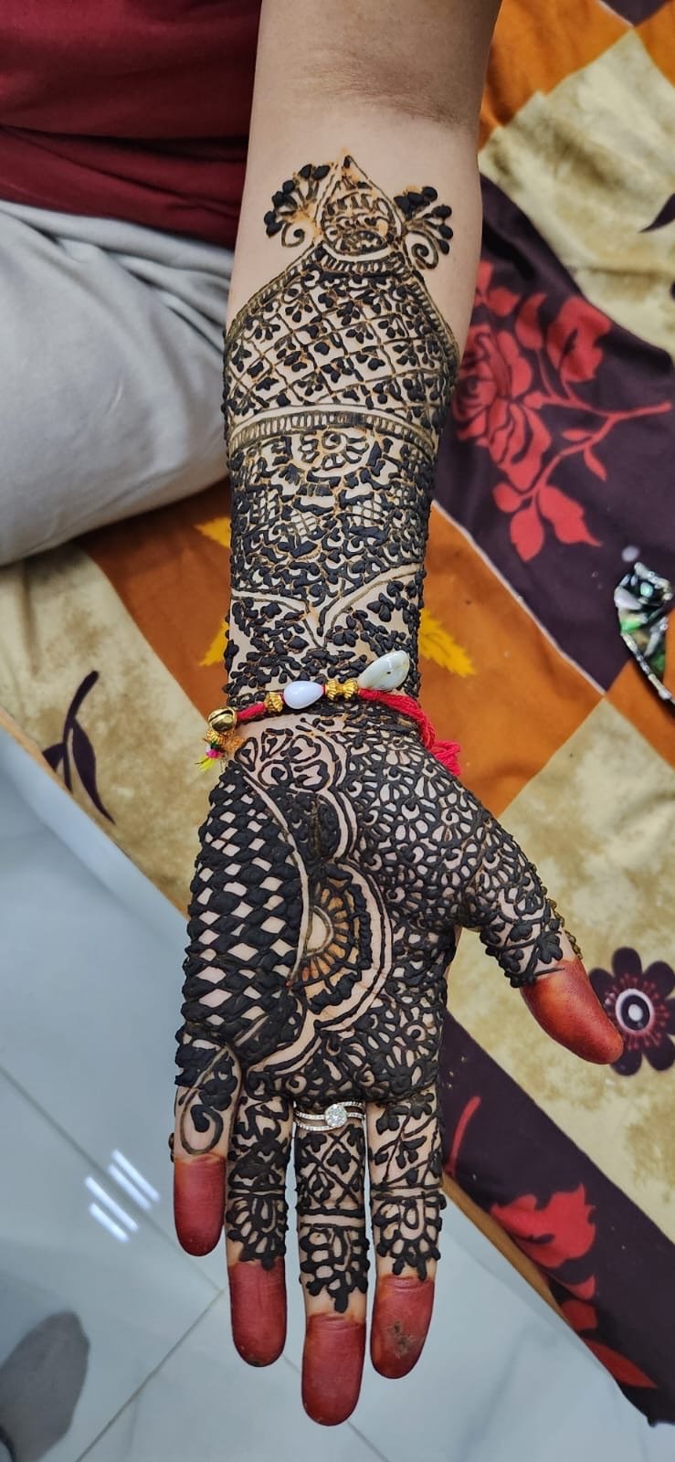 home 27 front hand bharma mehndi very dark